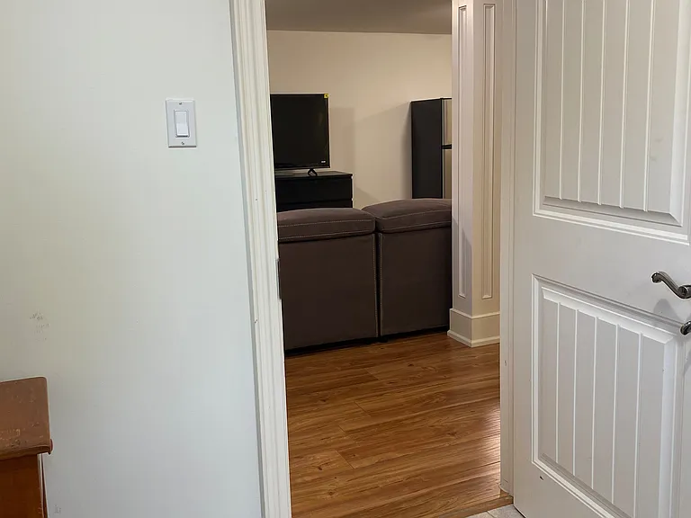 48 Sunnywood Cres #BASEMENT — Photo 3
