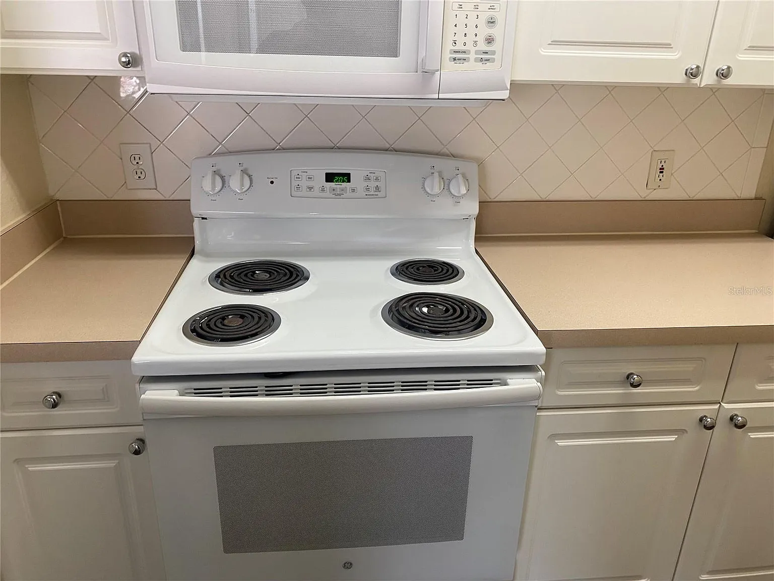 2 bed, 2.0 bath, 1161 sqft, $1,550 — Photo 4