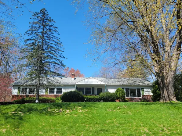 34 Valencia Lane, Clifton Park, NY 12065
