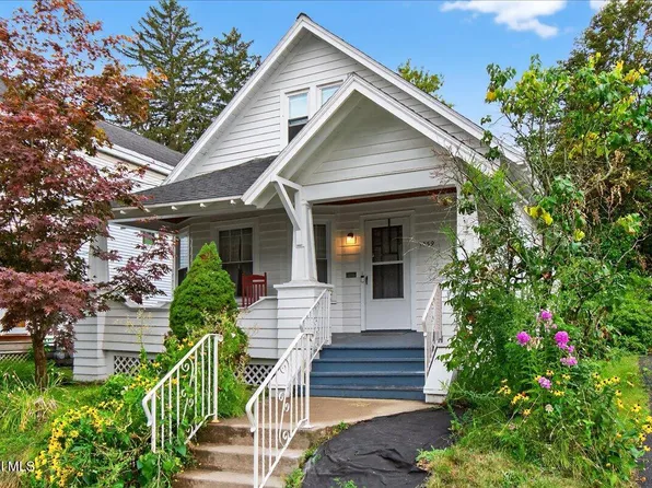 1059 Regent Street, Schenectady, NY 12309
