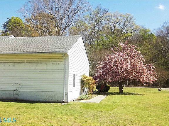 5th image of 247 Chapel Ln