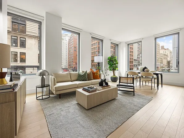 540 6th Ave #2D, New York, NY 10011