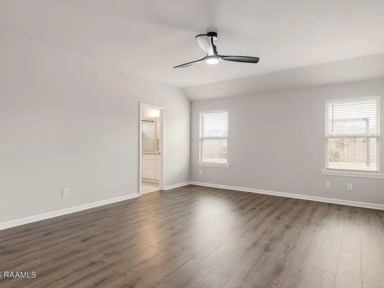 619 Griffiths Ct — Photo 16