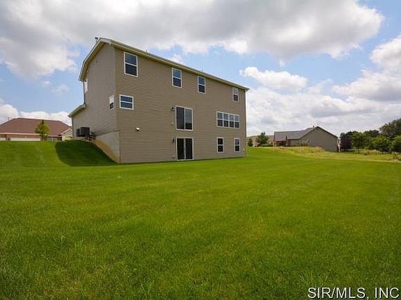 3rd image of 131 Forest Oaks Dr