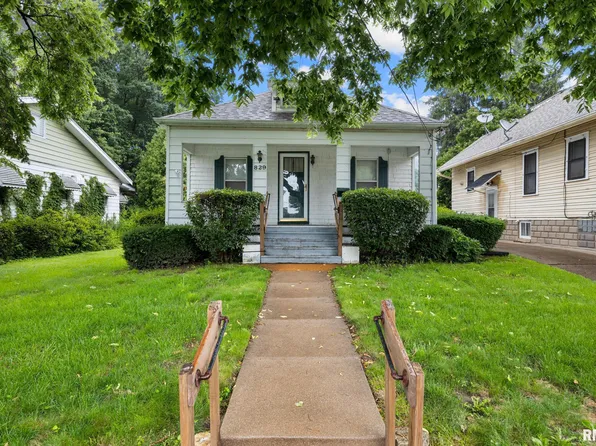 829 W Hanssler Pl, Peoria, IL 61604