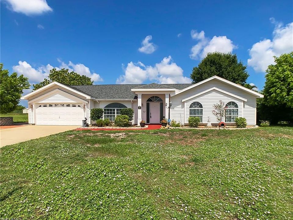 1st image of 1521 Crestwood Cir W