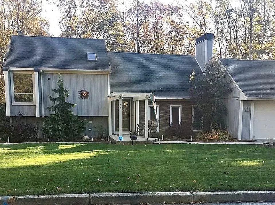 66 Newcastle Dr