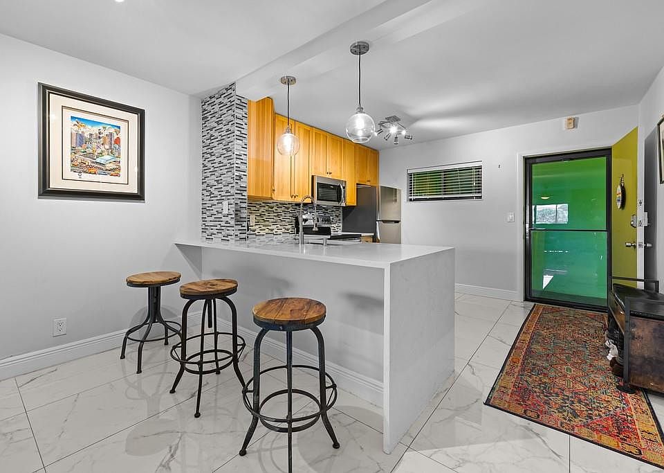 1st image of 2450 NE 15th Avenue #204