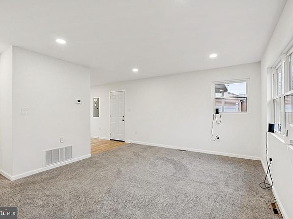 5th image of 911 Allison Rd