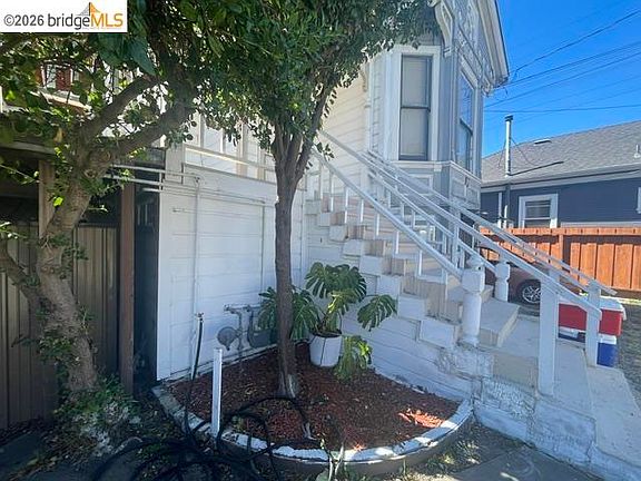 2nd image of 615 Maud Ave