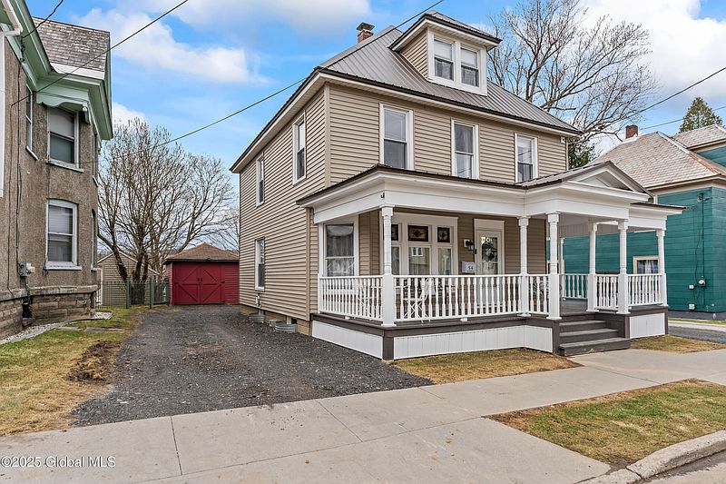 4th image of 54 Monroe Street
