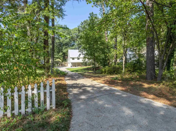 121 Cobblestone Ln, Birmingham, AL 35244