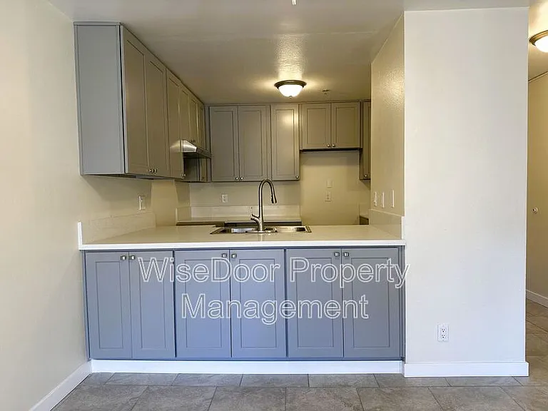 450 E 4th St #311 — Photo 9