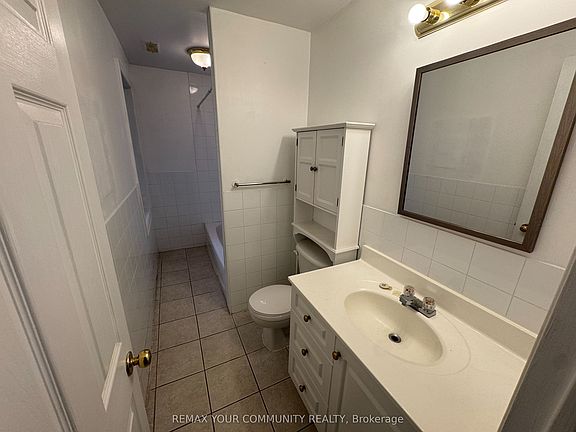 5th image of 151 Dovercourt Rd