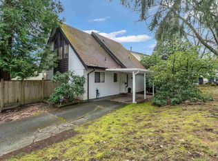 6717 141st St, Surrey, BC V3W6X2