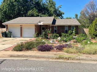 525 Holly Hill Rd, Edmond, OK 73003