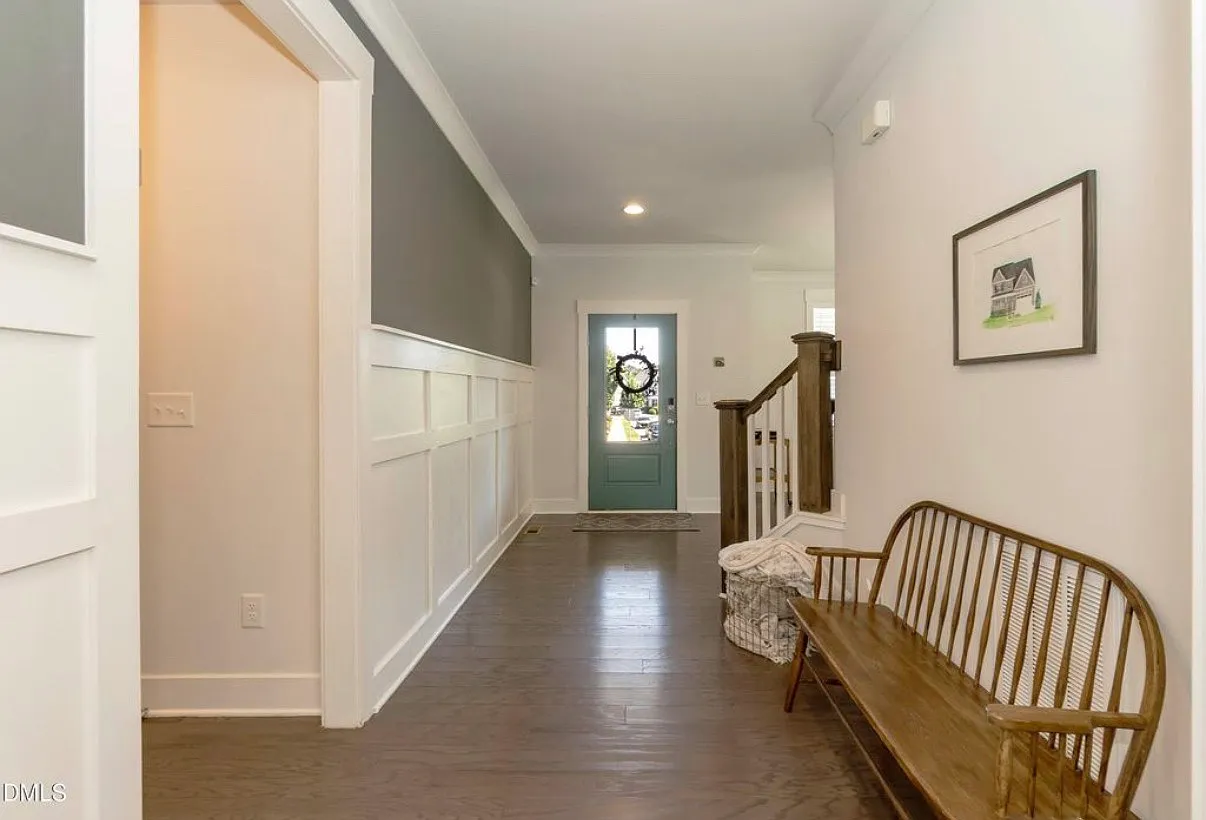 5 bed, 3730 sqft, $3,500 — Photo 3