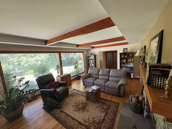 (undisclosed Address), Mercer Island, WA 98040