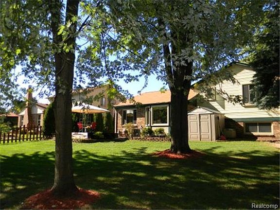 4th image of 34597 Pinehurst Ct