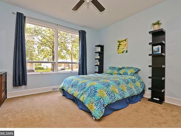 4th image of 320 30th Ave N