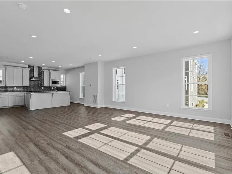 235 Main St — Photo 11