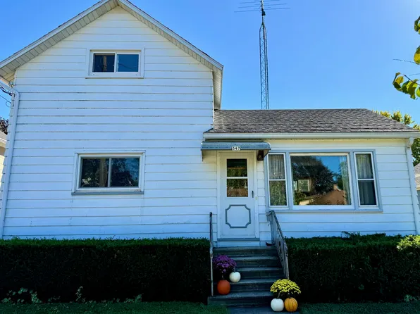 347 W 11th Ave, Oshkosh, WI 54902