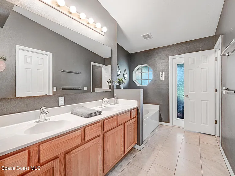 1652 La Maderia Dr SW — Photo 23