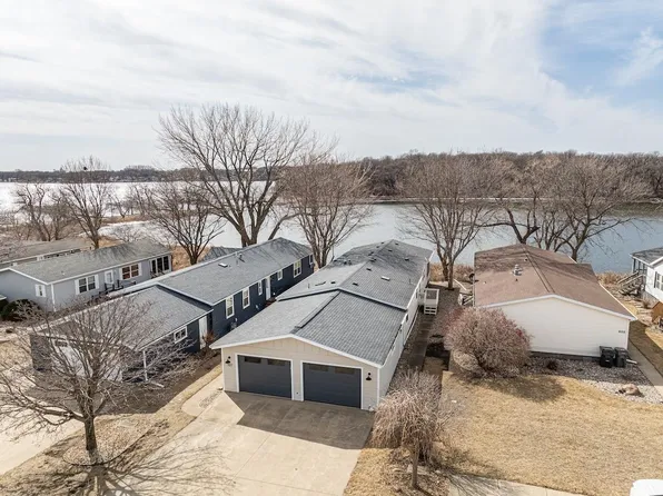 907 Sunshine Run, Arnolds Park, IA 51331