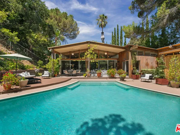 9470 Hidden Valley Pl, Beverly Hills, CA 90210