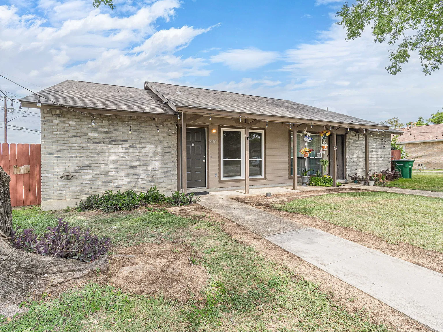 5207 Gawain Dr — Photo 3