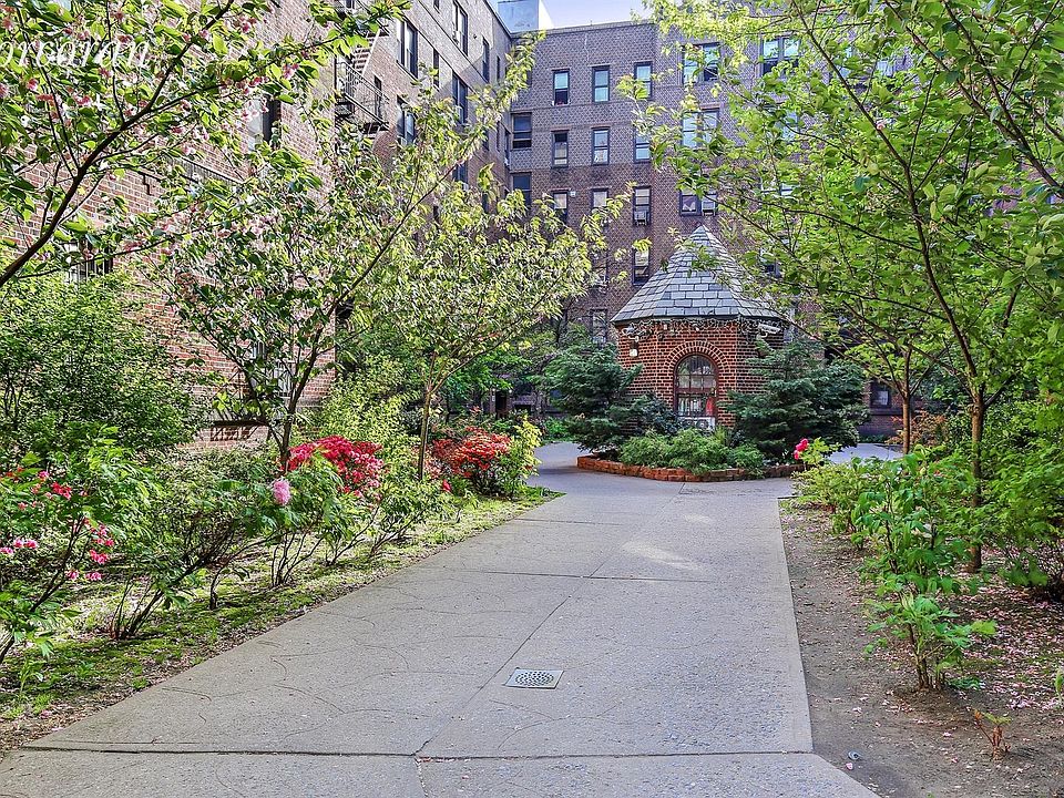 2nd image of 42-20 Kissena Blvd #D-14
