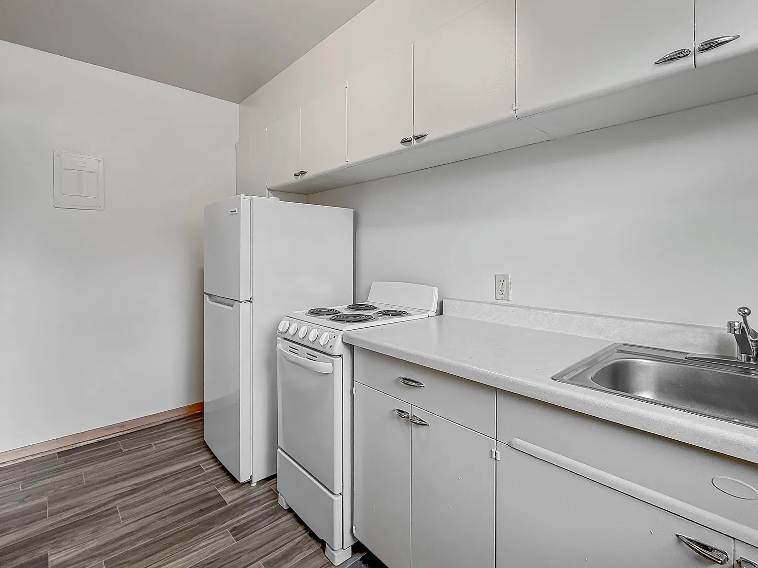 St Paul Avenue Apartments — Photo 4