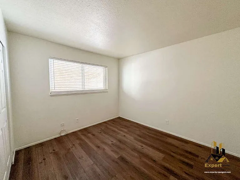 6820 7th Ave #1 — Photo 3