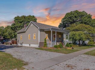 311 S Hibbard St, Staunton, IL 62088