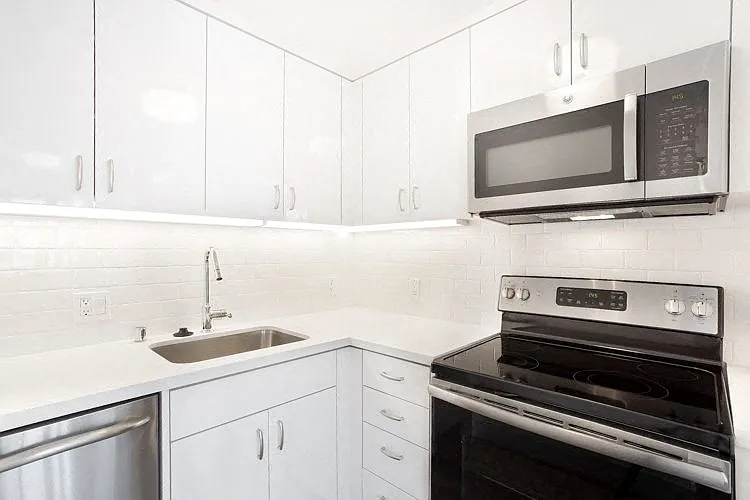 Trinity Towers Apartments — Photo 44