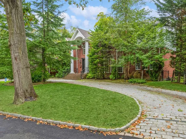 106 Willow Road, Woodsburgh, NY 11598