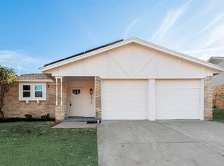 5812 Fender Ct, Watauga, TX 76148