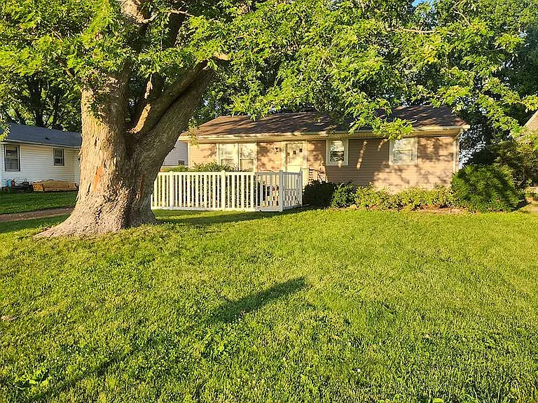 203 S Yates St — Photo 1