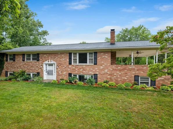 25520 Jarl Dr, Gaithersburg, MD 20882