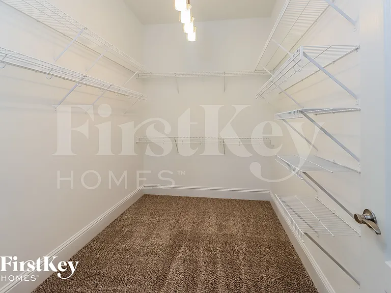3120 Alhambra Cir — Photo 4