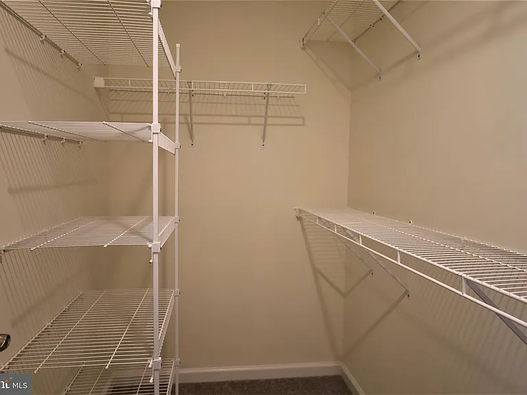61 Becker Dr — Photo 32