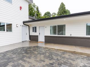 10009 Des Moines Memorial Dr S, Seattle, WA 98168