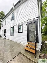 Building Photo - 1611 E Henry St #1/2-A