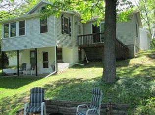 6341 Riverdale Rd, Whitmore Lake, MI 48189