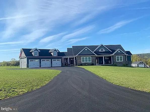 1st image of 130 Oak Rd