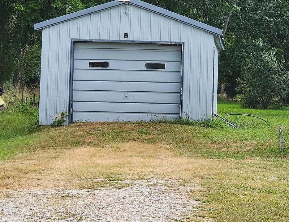 2nd image of 22062 County Road 271a