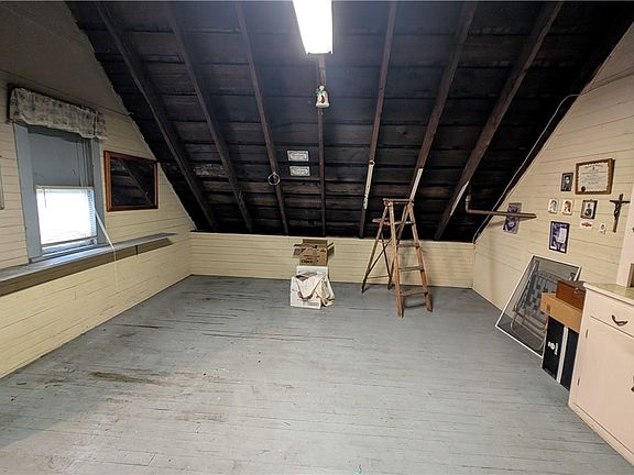 5th image of 49 Howlett St