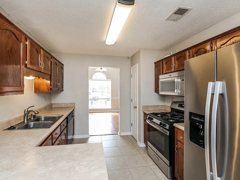 2350 Heather Rdg — Photo 7