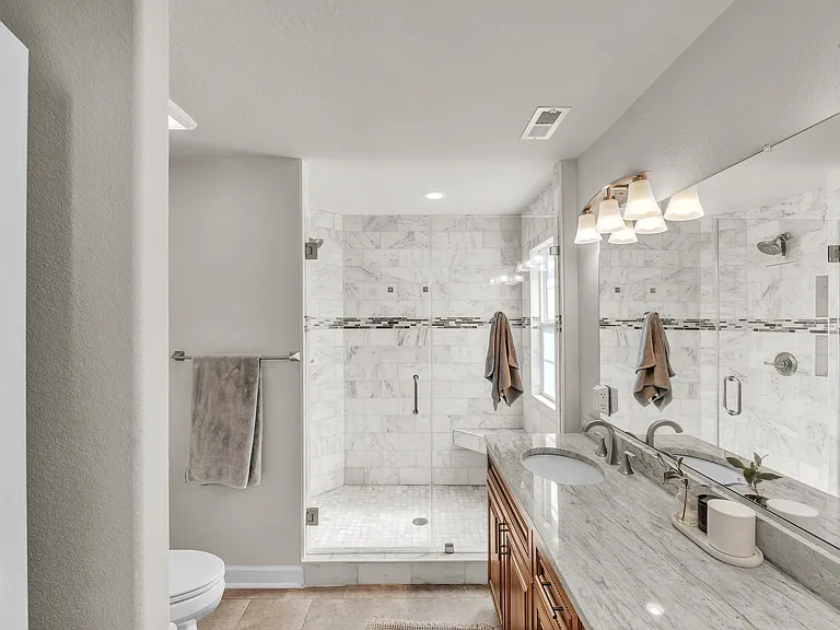 2226 E Berrie Cir — Photo 4