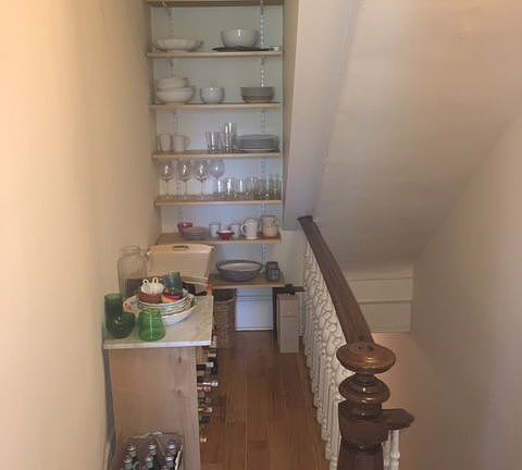 5th image of 522 Carlton Ave APT 1